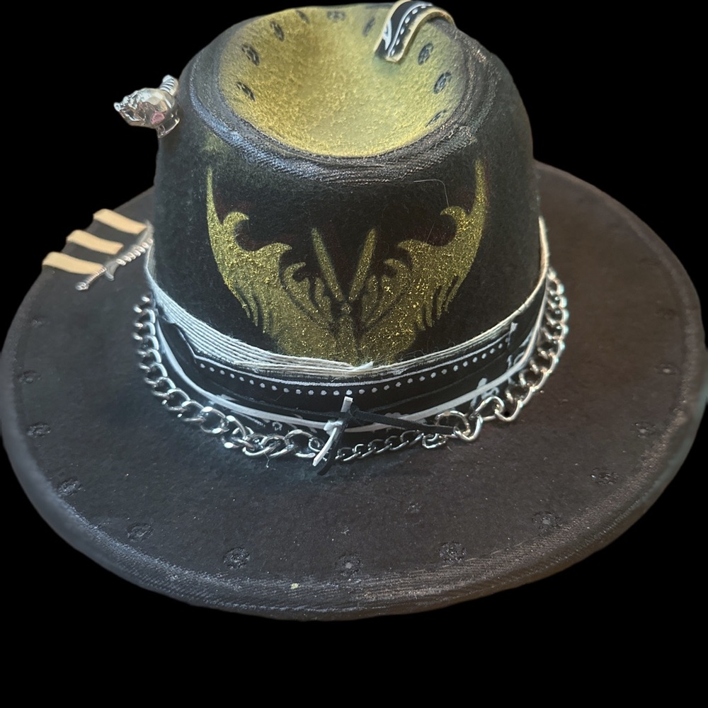 Unisex fedora hat size 7. Can be adjusted smaller in the crown. Renosastore.com